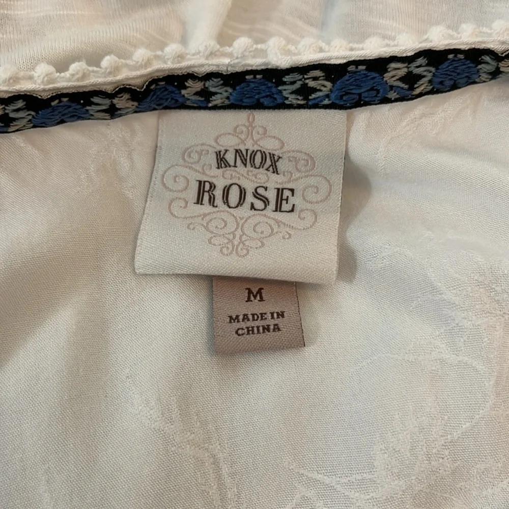 Knox Rose gorgeous embroidered top - Picture 4 of 8